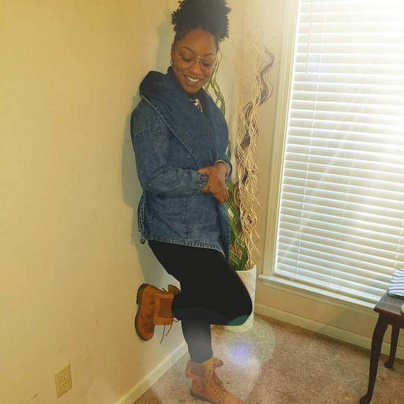 Meet your Posher, Kela - Picture 1 of 1